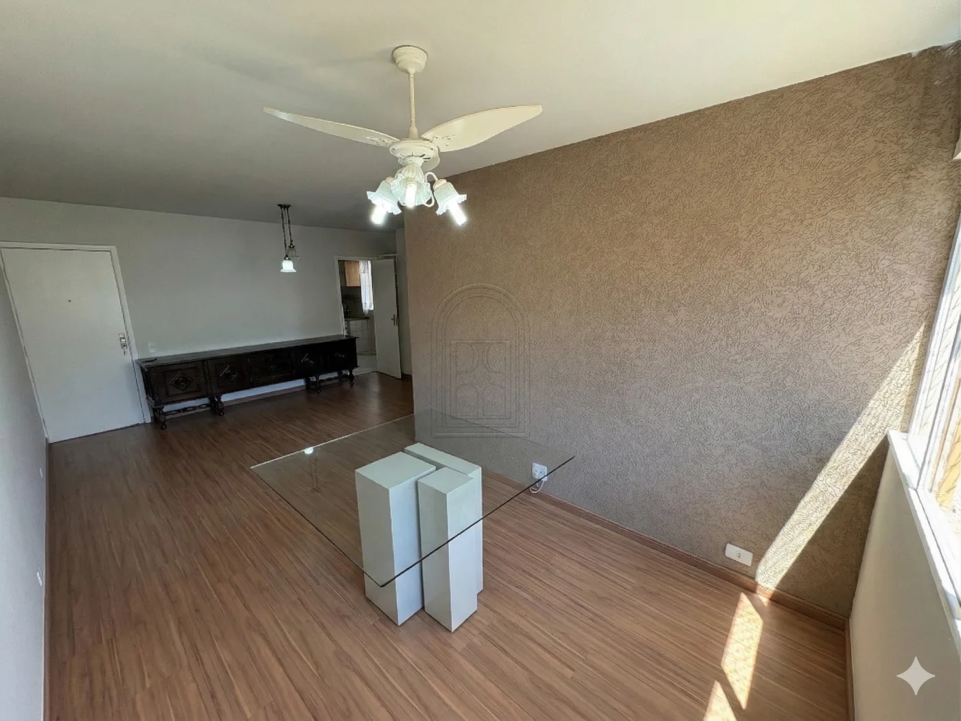 Comprar Apartamento / Padr&atilde;o em Londrina R$ 530.000,00 - Foto 3