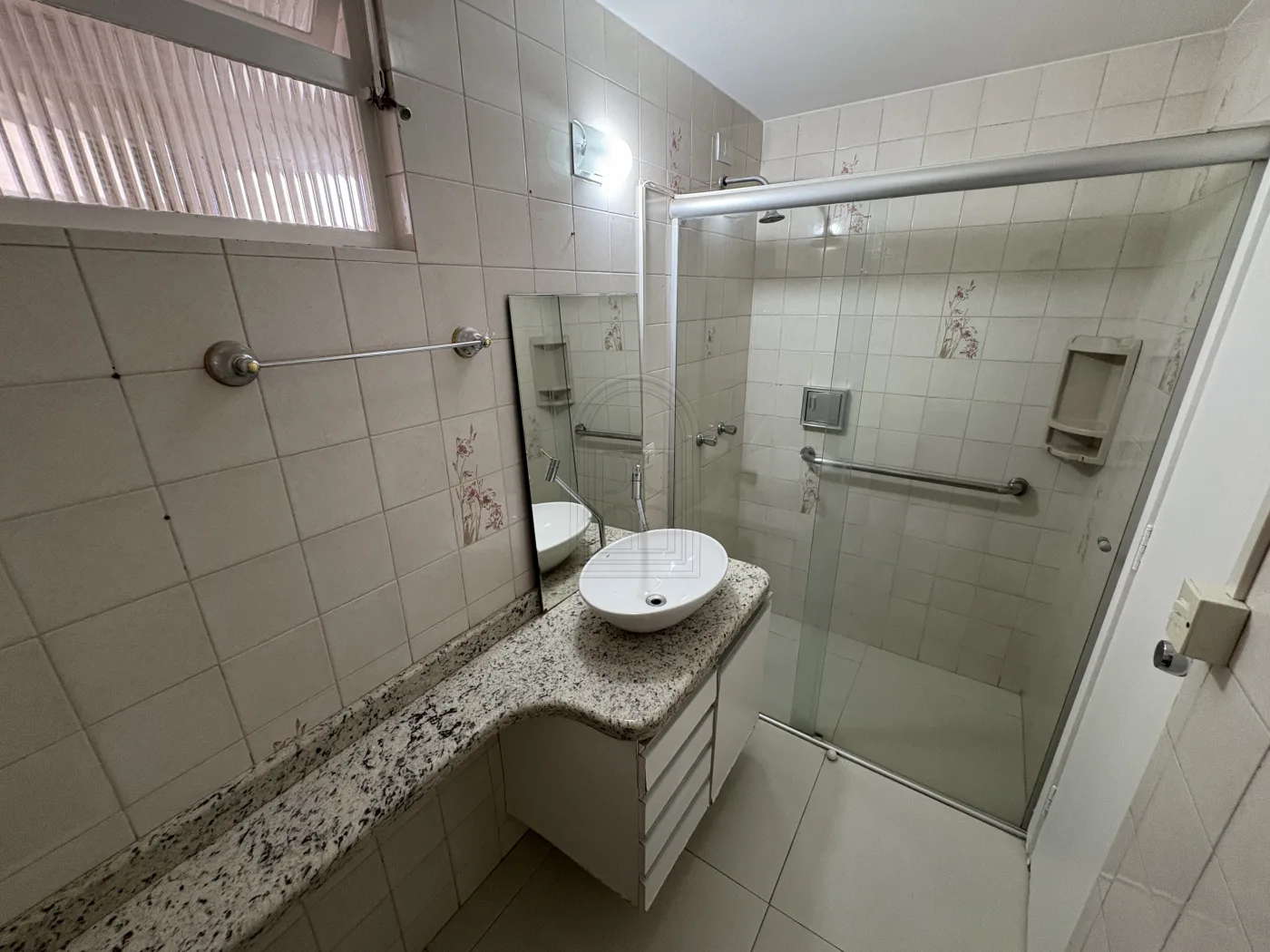 Comprar Apartamento / Padr&atilde;o em Londrina R$ 530.000,00 - Foto 14
