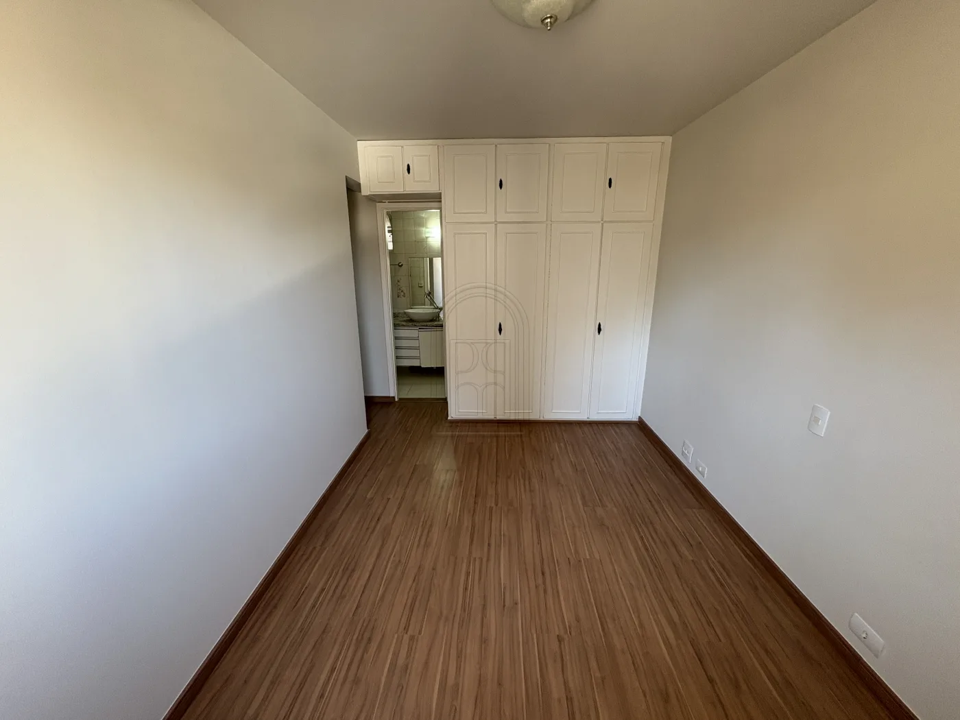 Comprar Apartamento / Padr&atilde;o em Londrina R$ 530.000,00 - Foto 16