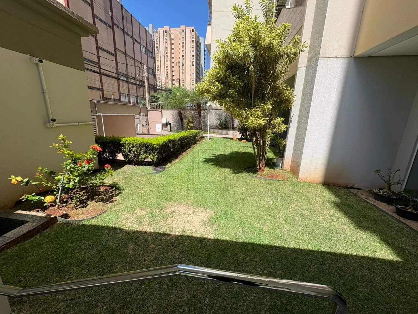 Comprar Apartamento / Padr&atilde;o em Londrina R$ 530.000,00 - Foto 26