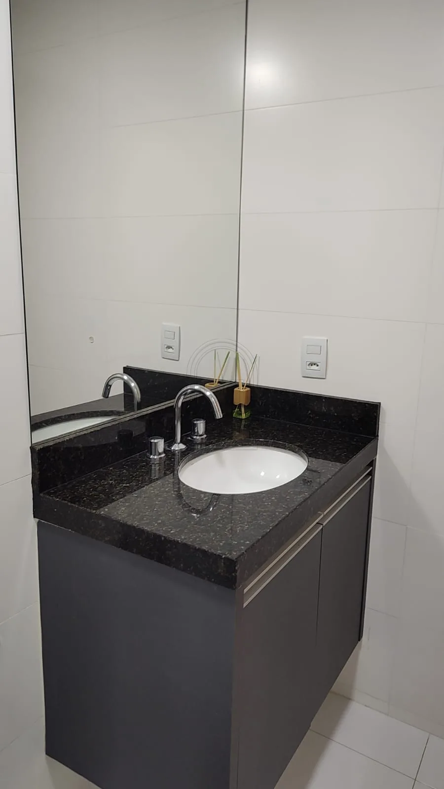 Comprar Apartamento / Padr&atilde;o em Londrina R$ 630.000,00 - Foto 13
