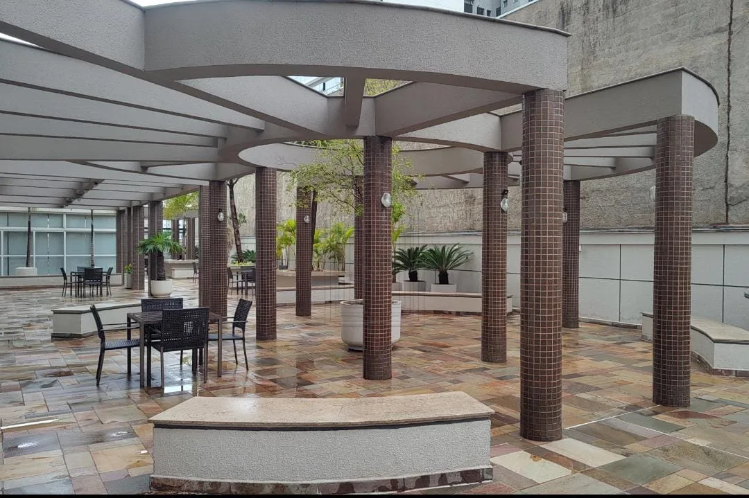 Comprar Apartamento / Padr&atilde;o em Londrina R$ 630.000,00 - Foto 14