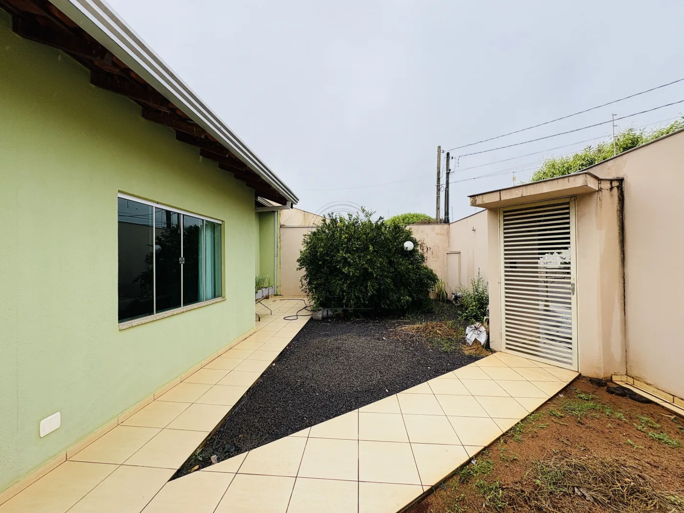 Comprar Casa / Padr&atilde;o em Londrina R$ 980.000,00 - Foto 14