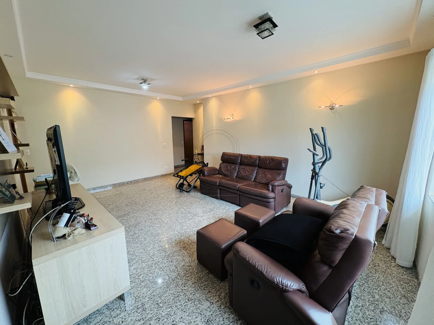 Comprar Casa / Padr&atilde;o em Londrina R$ 980.000,00 - Foto 16