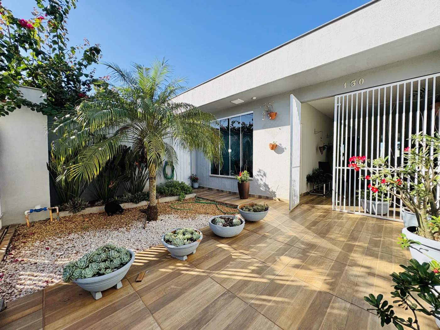 Comprar Casa / Padr&atilde;o em Londrina R$ 790.000,00 - Foto 1
