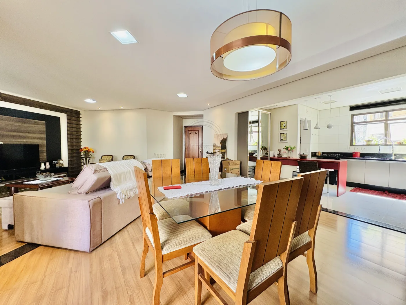 Comprar Apartamento / Padr&atilde;o em Londrina R$ 890.000,00 - Foto 3