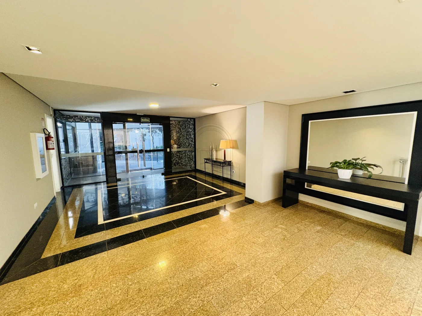 Comprar Apartamento / Padr&atilde;o em Londrina R$ 890.000,00 - Foto 30