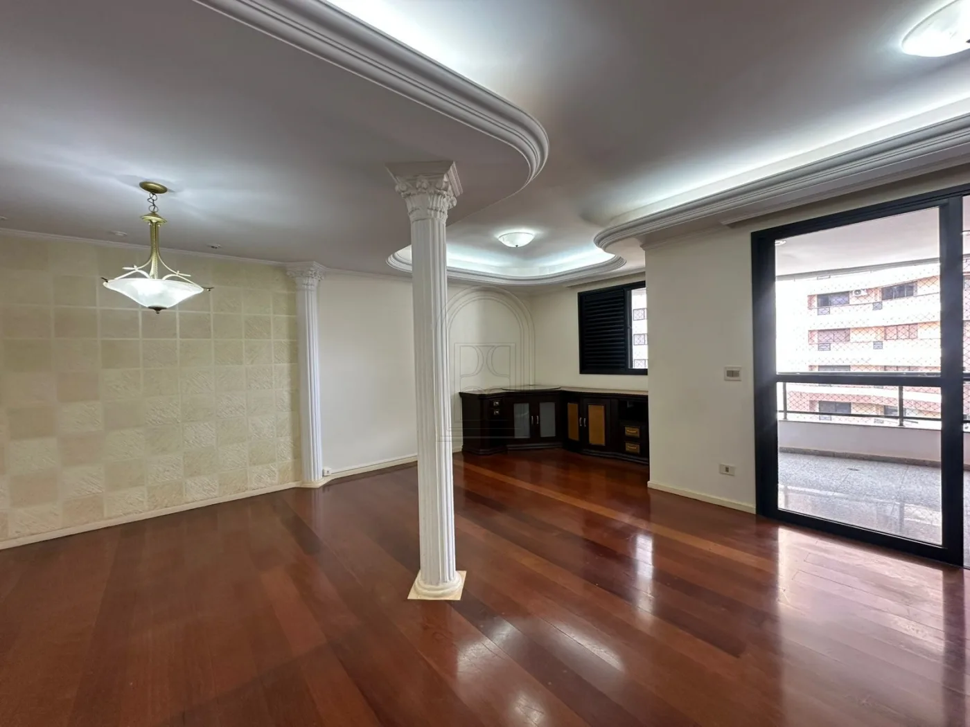 Comprar Apartamento / Padr&atilde;o em Londrina R$ 850.000,00 - Foto 2
