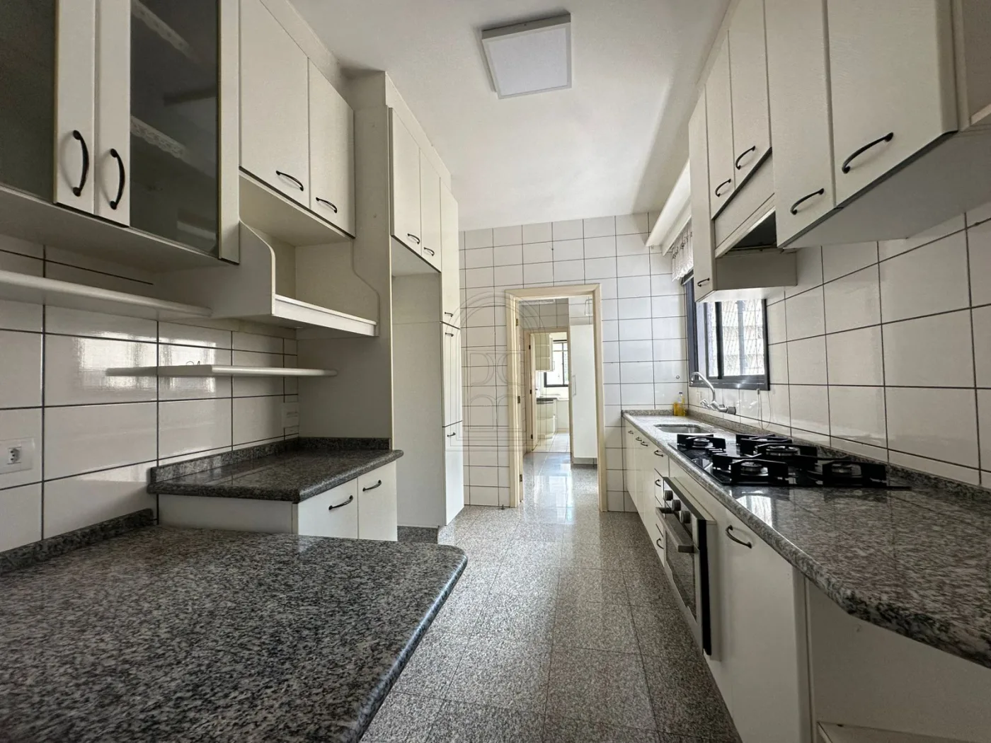 Comprar Apartamento / Padr&atilde;o em Londrina R$ 850.000,00 - Foto 4