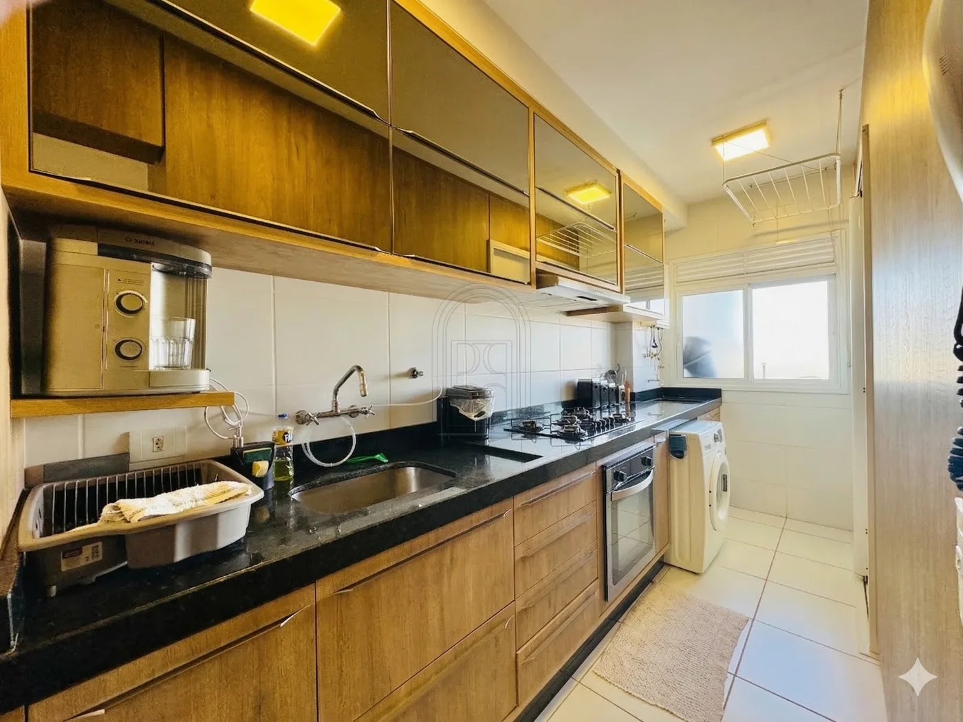 Comprar Apartamento / Padr&atilde;o em Londrina R$ 650.000,00 - Foto 5