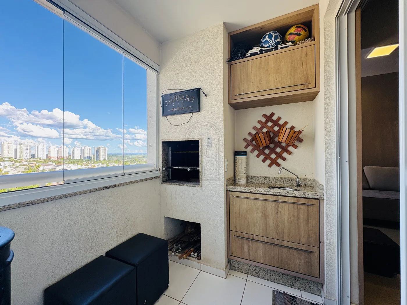 Comprar Apartamento / Padr&atilde;o em Londrina R$ 650.000,00 - Foto 8