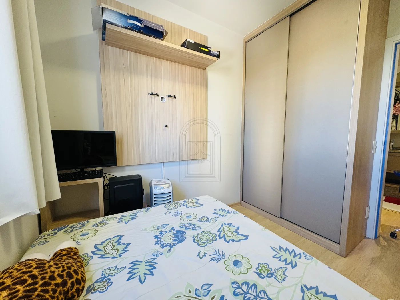 Comprar Apartamento / Padr&atilde;o em Londrina R$ 650.000,00 - Foto 9