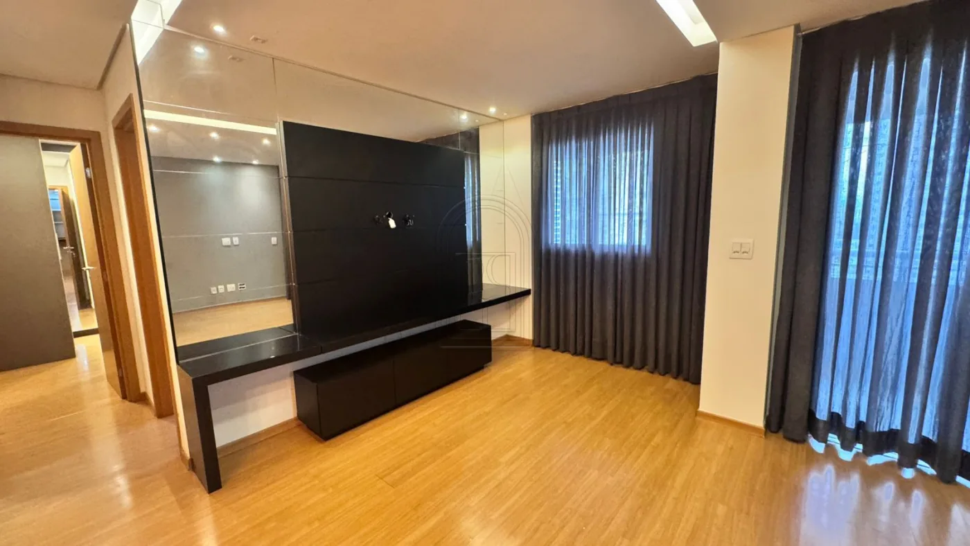 Comprar Apartamento / Padr&atilde;o em Londrina R$ 700.000,00 - Foto 2