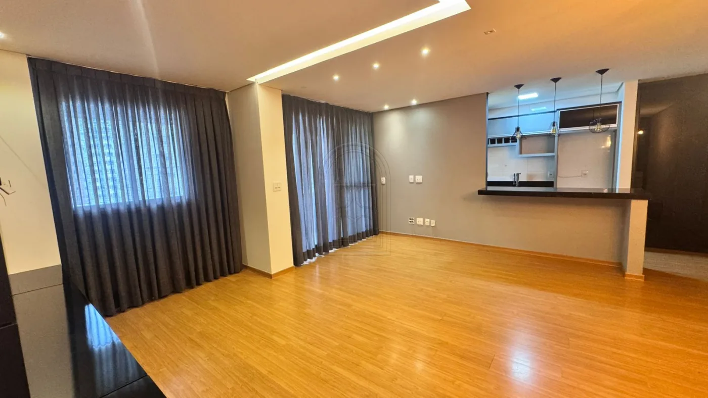 Comprar Apartamento / Padr&atilde;o em Londrina R$ 700.000,00 - Foto 4