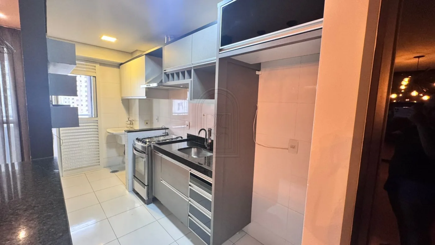 Comprar Apartamento / Padr&atilde;o em Londrina R$ 700.000,00 - Foto 9