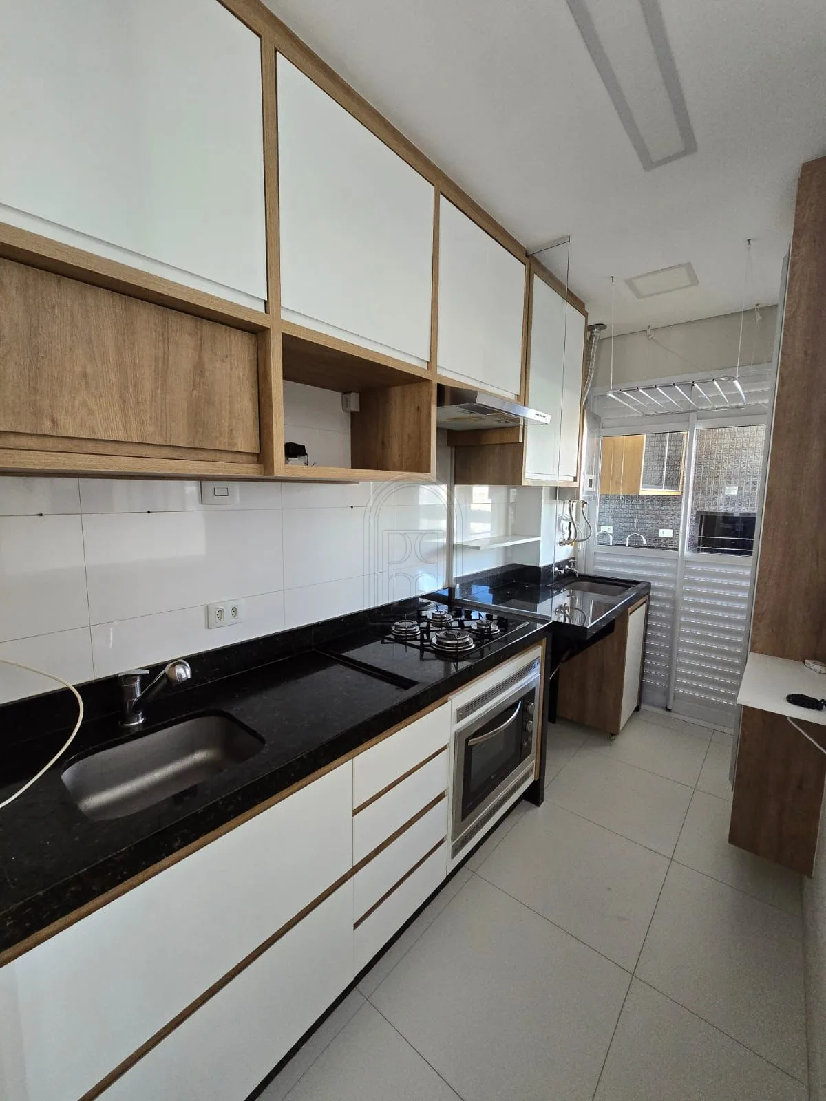 Alugar Apartamento / Padr&atilde;o em Londrina R$ 4.500,00 - Foto 2