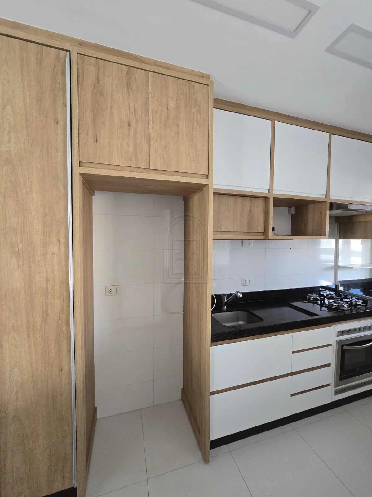 Alugar Apartamento / Padr&atilde;o em Londrina R$ 4.500,00 - Foto 4
