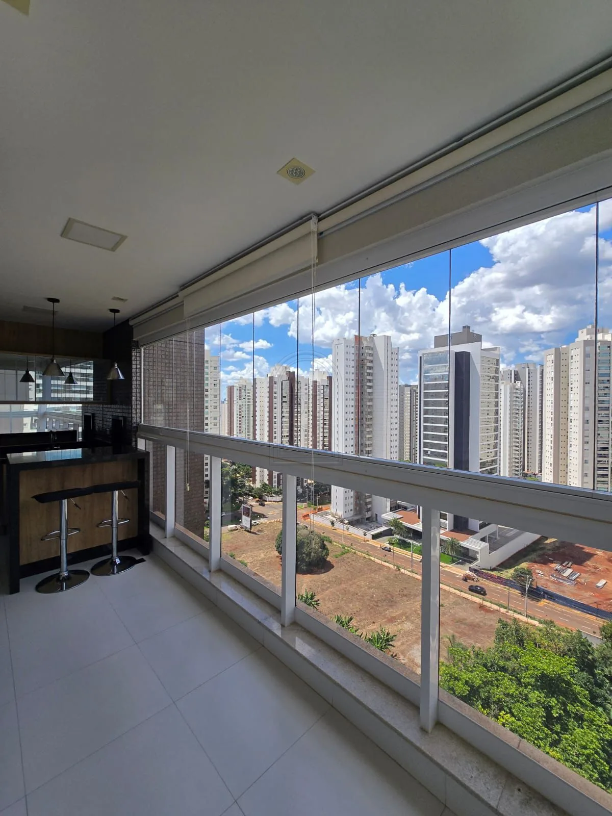 Alugar Apartamento / Padr&atilde;o em Londrina R$ 4.500,00 - Foto 7