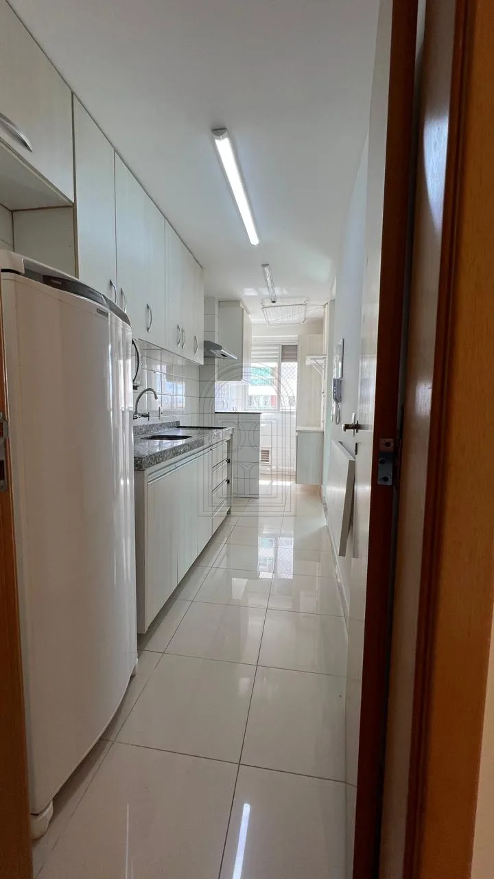 Alugar Apartamento / Padr&atilde;o em Londrina R$ 3.500,00 - Foto 7