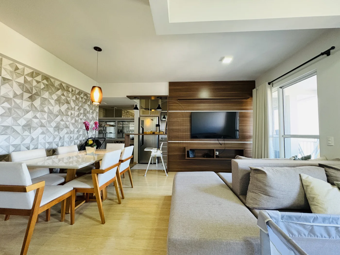Comprar Apartamento / Padr&atilde;o em Londrina R$ 600.000,00 - Foto 3