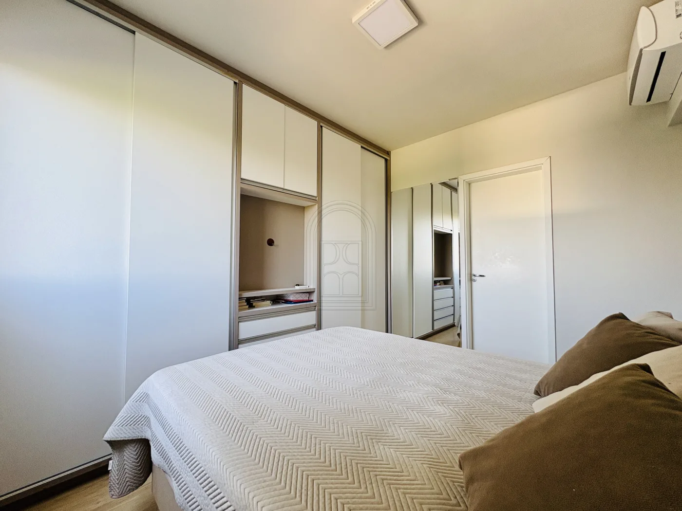 Comprar Apartamento / Padr&atilde;o em Londrina R$ 600.000,00 - Foto 18