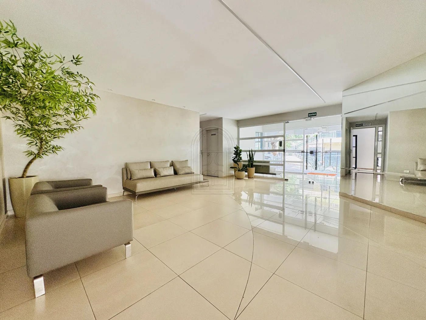 Comprar Apartamento / Padr&atilde;o em Londrina R$ 550.000,00 - Foto 19