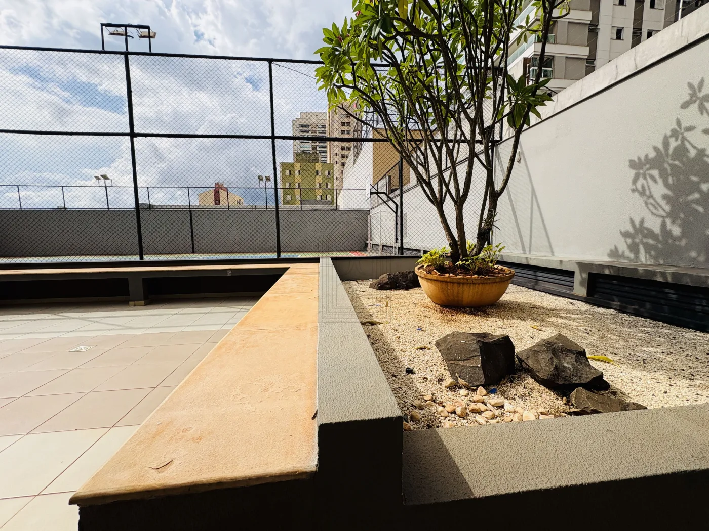 Comprar Apartamento / Padr&atilde;o em Londrina R$ 550.000,00 - Foto 26