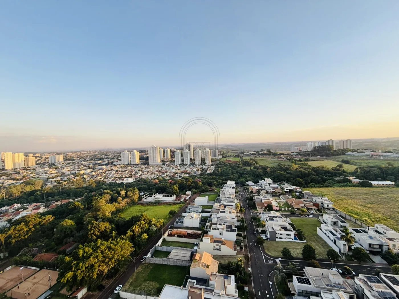 Comprar Apartamento / Padr&atilde;o em Londrina R$ 530.000,00 - Foto 1