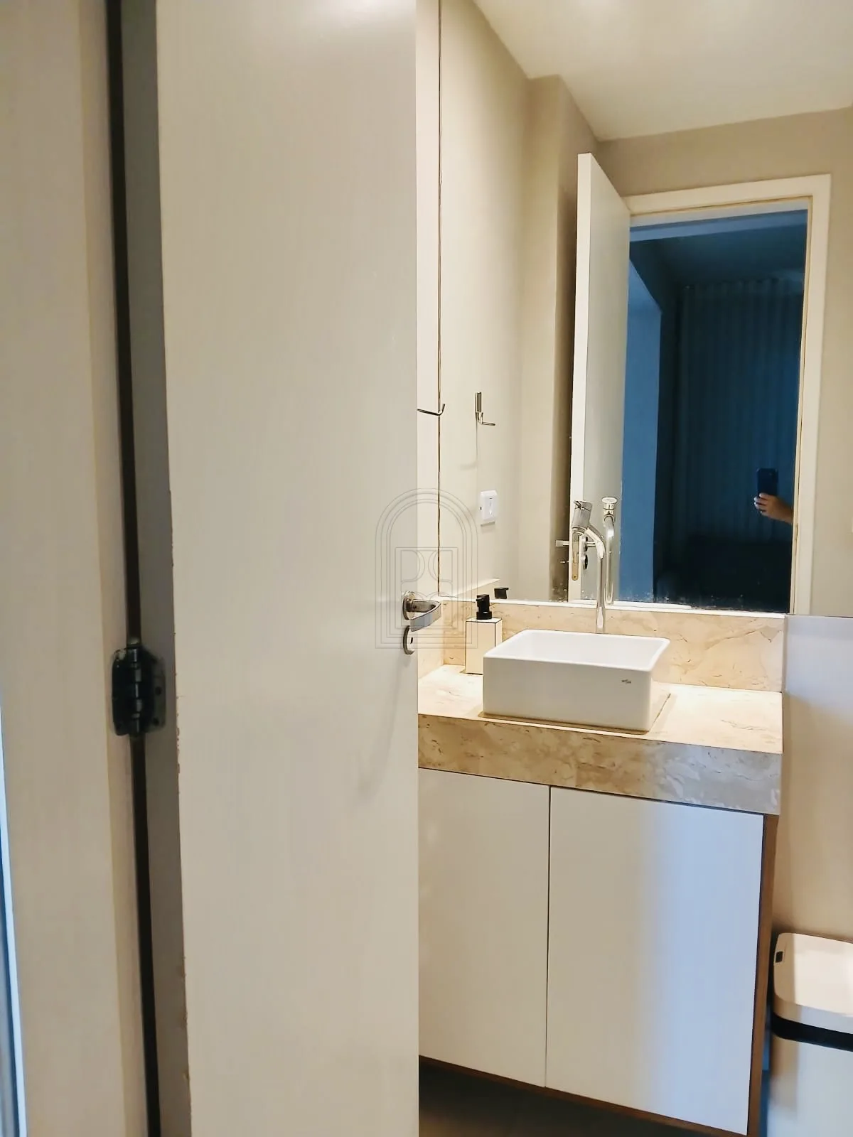 Comprar Apartamento / Padr&atilde;o em Londrina R$ 369.000,00 - Foto 16