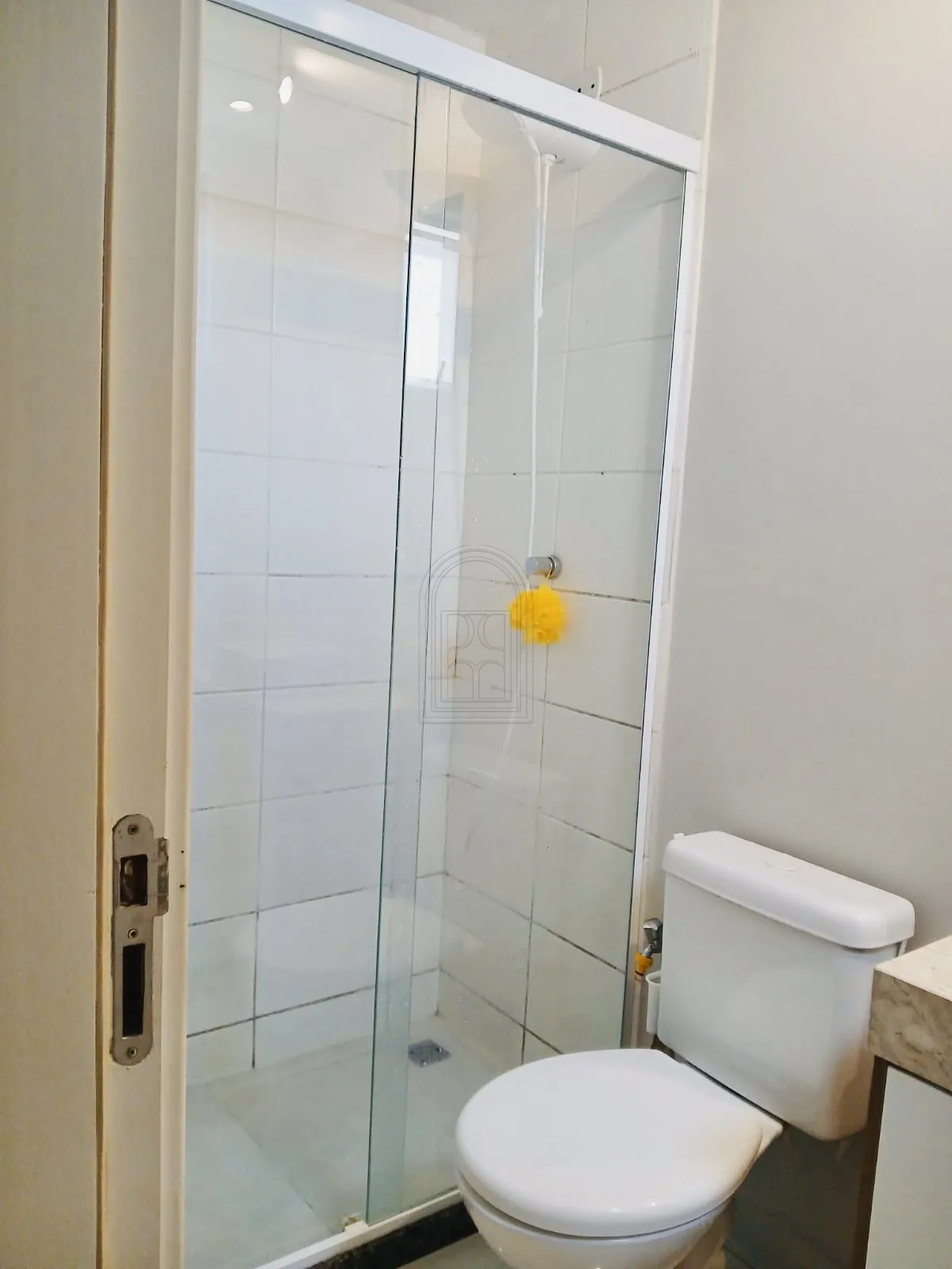 Comprar Apartamento / Padr&atilde;o em Londrina R$ 369.000,00 - Foto 17