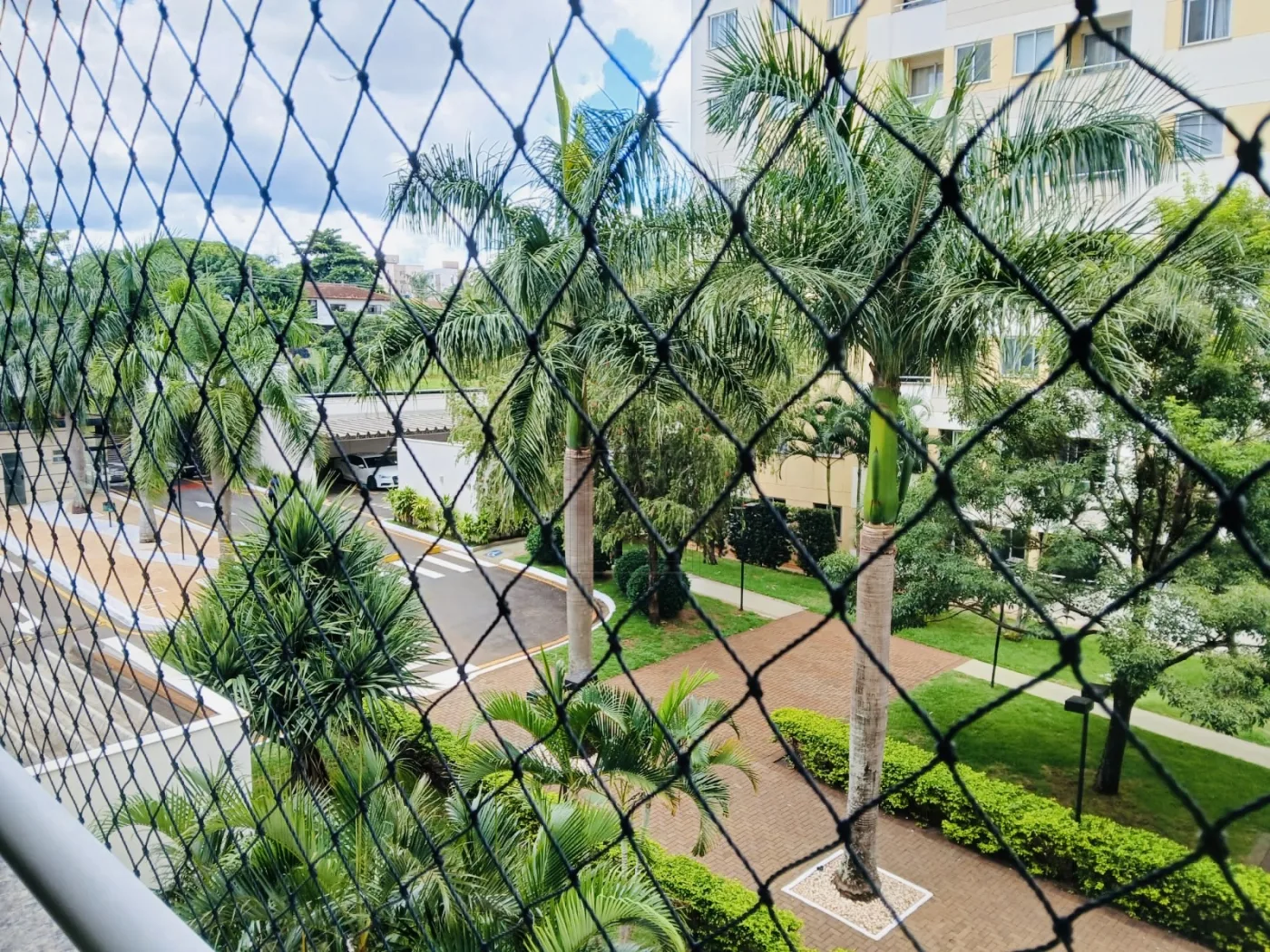 Comprar Apartamento / Padr&atilde;o em Londrina R$ 369.000,00 - Foto 25