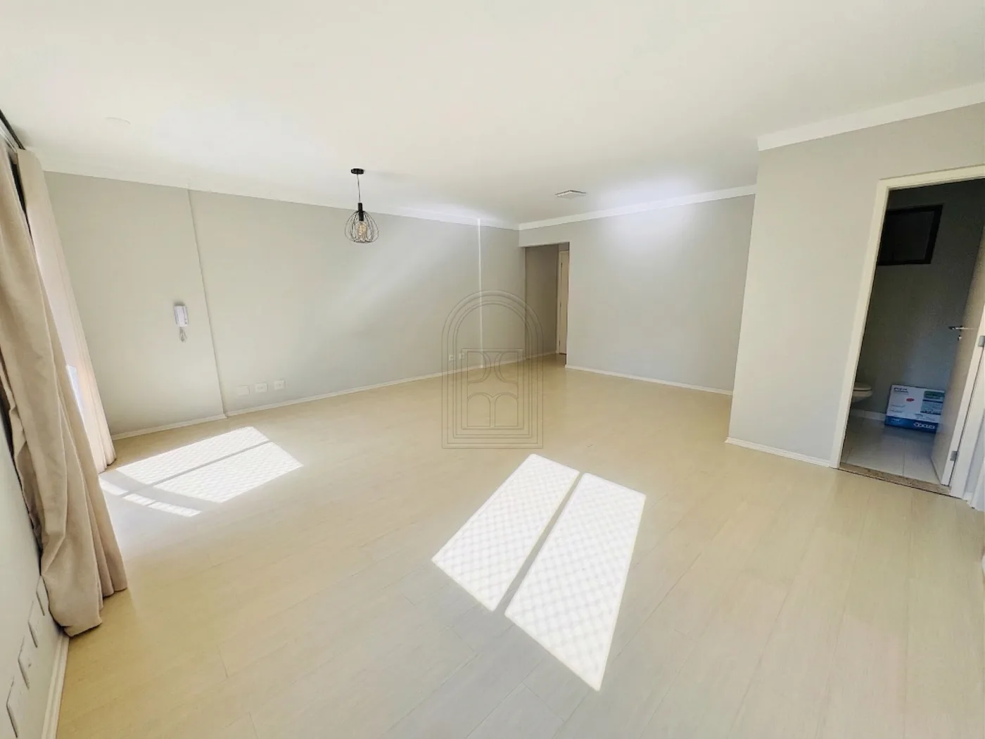 Comprar Apartamento / Padr&atilde;o em Londrina R$ 680.000,00 - Foto 2
