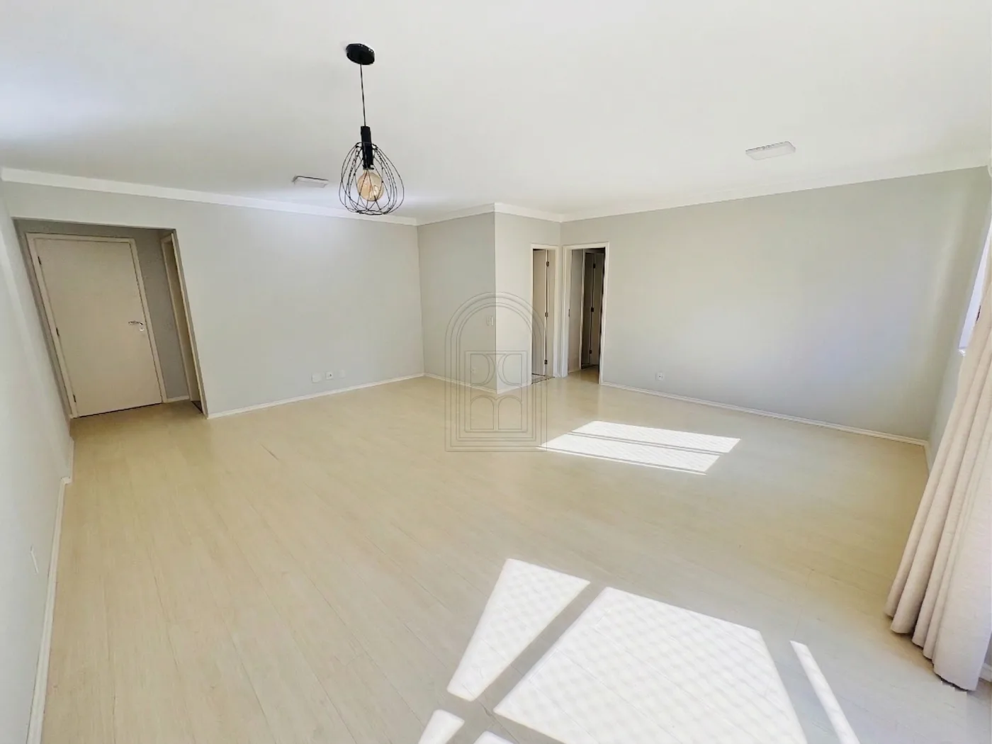Comprar Apartamento / Padr&atilde;o em Londrina R$ 680.000,00 - Foto 4