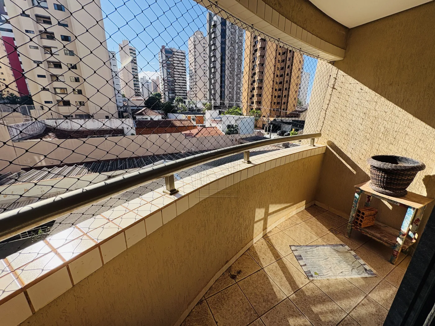 Comprar Apartamento / Padr&atilde;o em Londrina R$ 680.000,00 - Foto 5
