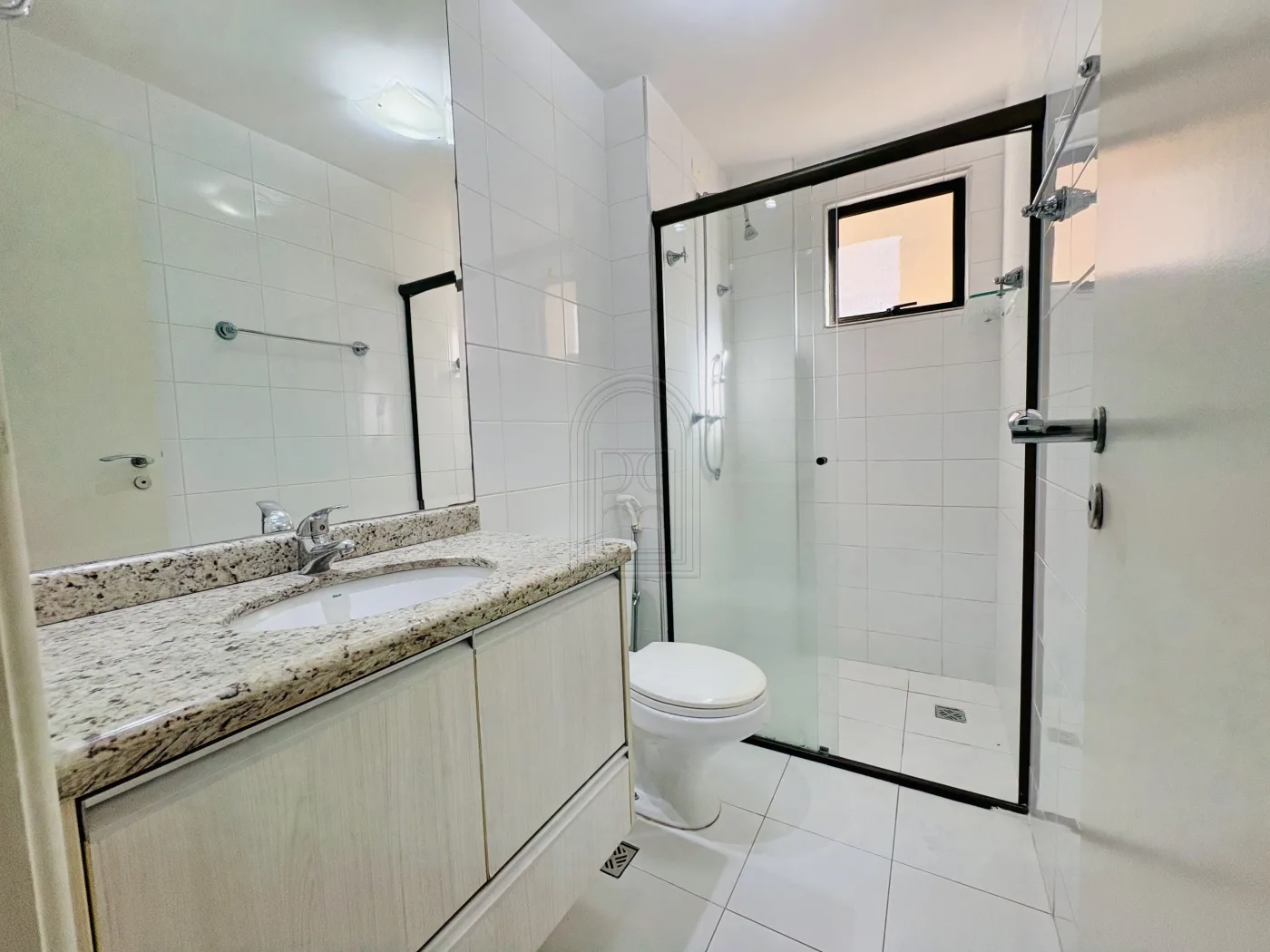 Comprar Apartamento / Padr&atilde;o em Londrina R$ 680.000,00 - Foto 15