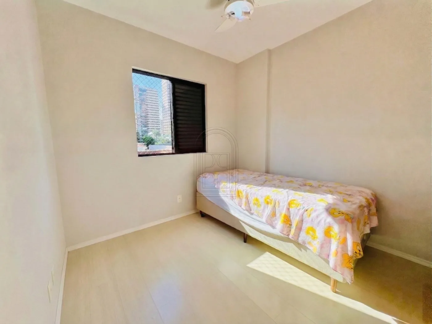 Comprar Apartamento / Padr&atilde;o em Londrina R$ 680.000,00 - Foto 16