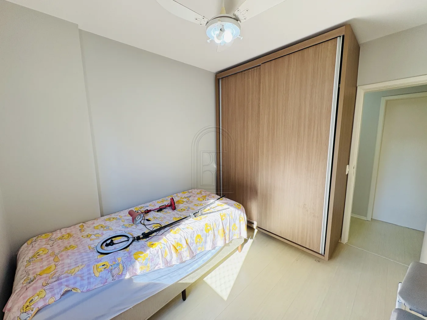 Comprar Apartamento / Padr&atilde;o em Londrina R$ 680.000,00 - Foto 17