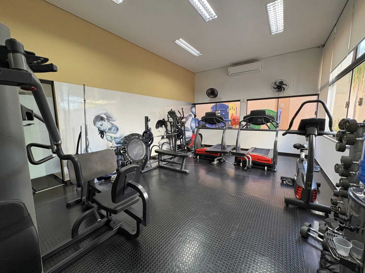 Comprar Apartamento / Padr&atilde;o em Londrina R$ 680.000,00 - Foto 28