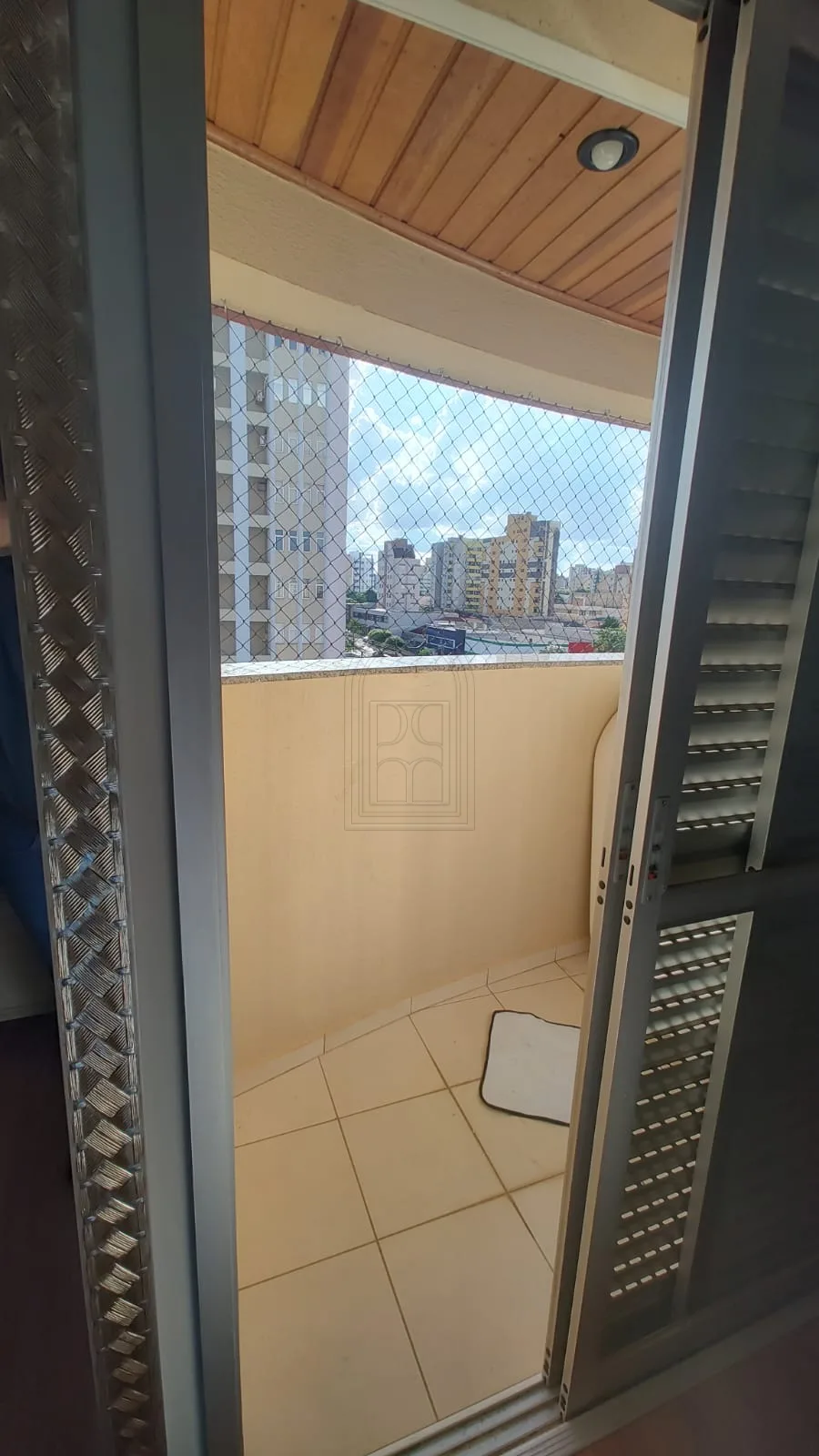 Comprar Apartamento / Padr&atilde;o em Londrina R$ 370.000,00 - Foto 26