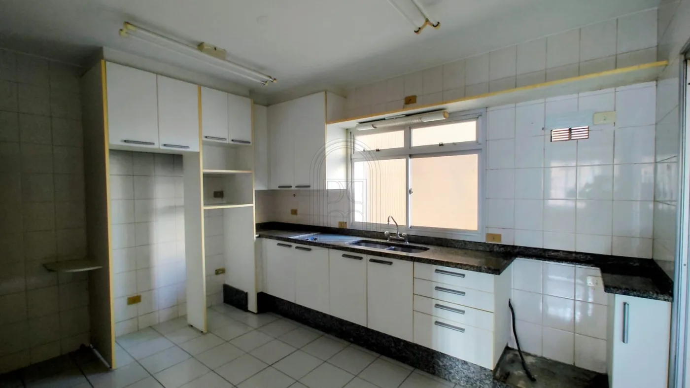 Comprar Apartamento / Padr&atilde;o em Londrina R$ 525.000,00 - Foto 14