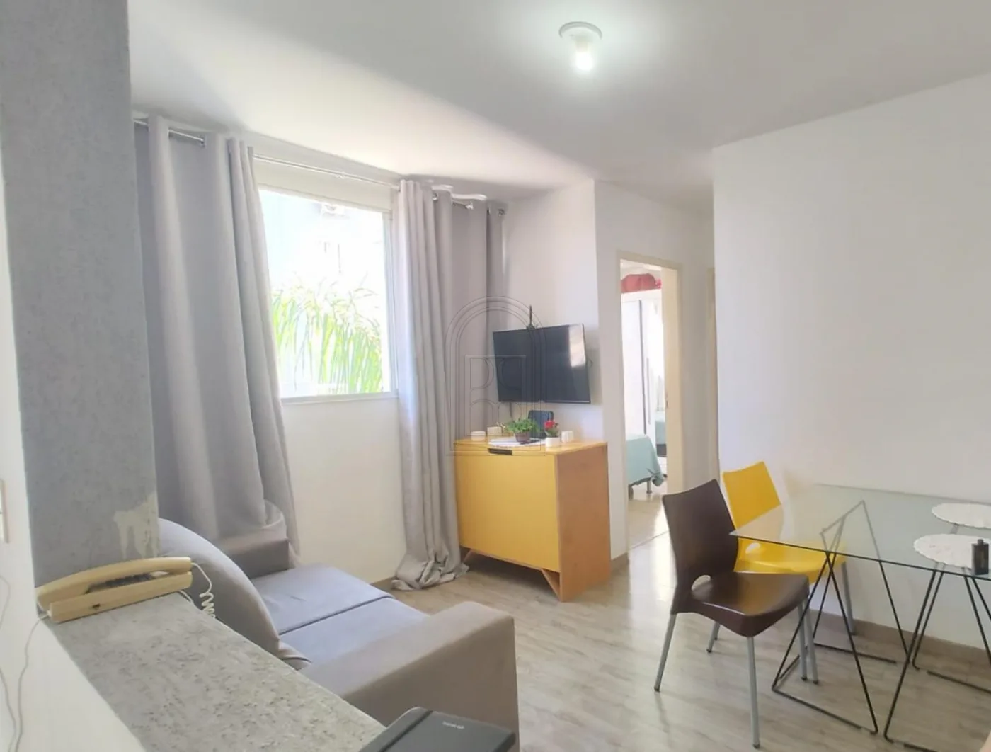 Comprar Apartamento / Padr&atilde;o em Londrina R$ 270.000,00 - Foto 2