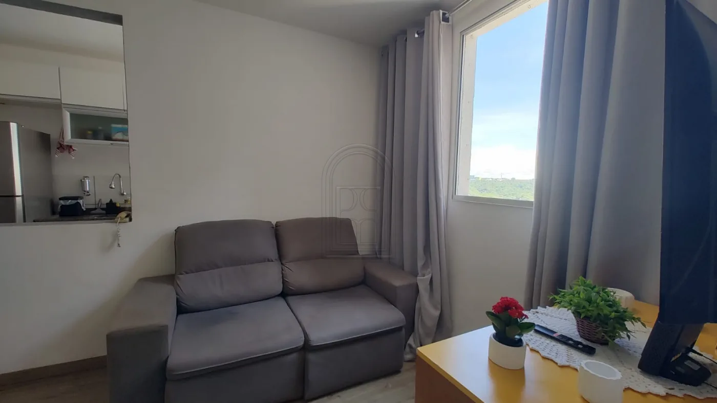 Comprar Apartamento / Padr&atilde;o em Londrina R$ 270.000,00 - Foto 3