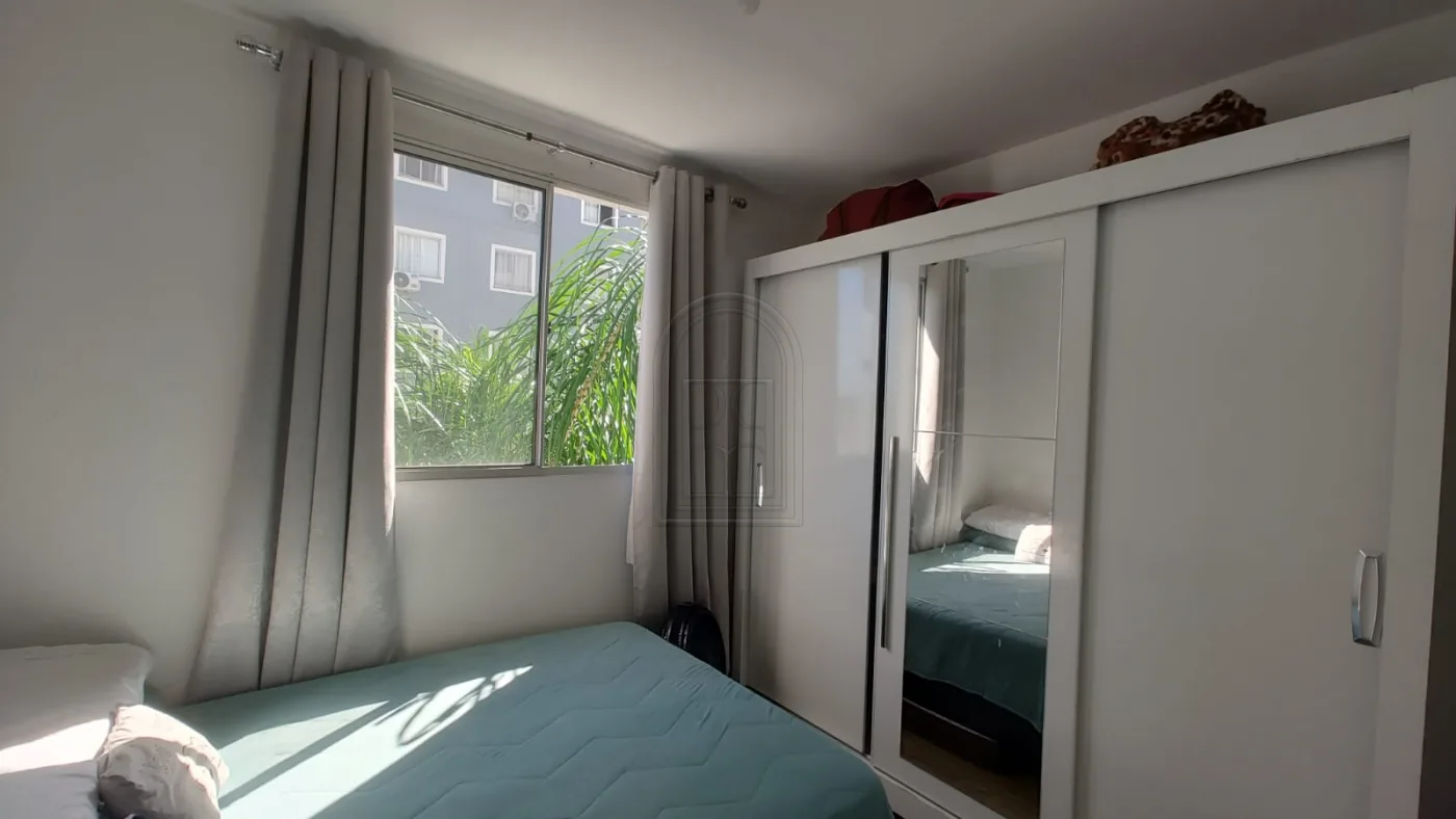 Comprar Apartamento / Padr&atilde;o em Londrina R$ 270.000,00 - Foto 4