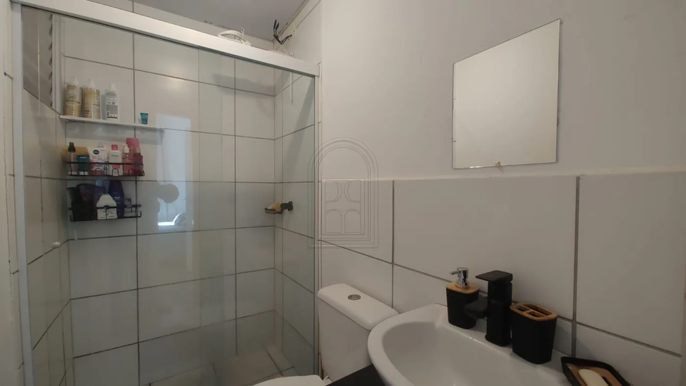 Comprar Apartamento / Padr&atilde;o em Londrina R$ 270.000,00 - Foto 7