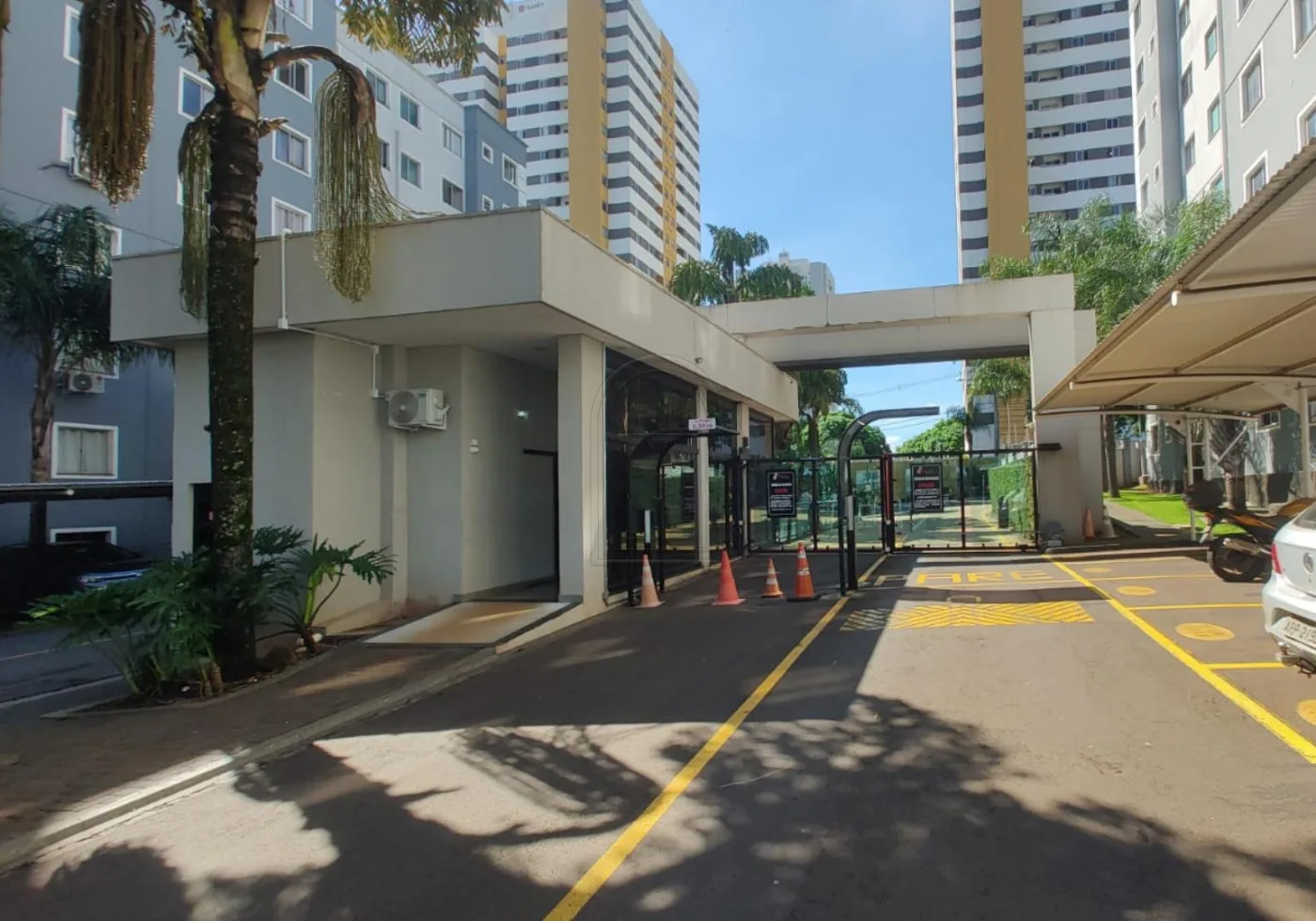 Comprar Apartamento / Padr&atilde;o em Londrina R$ 270.000,00 - Foto 24