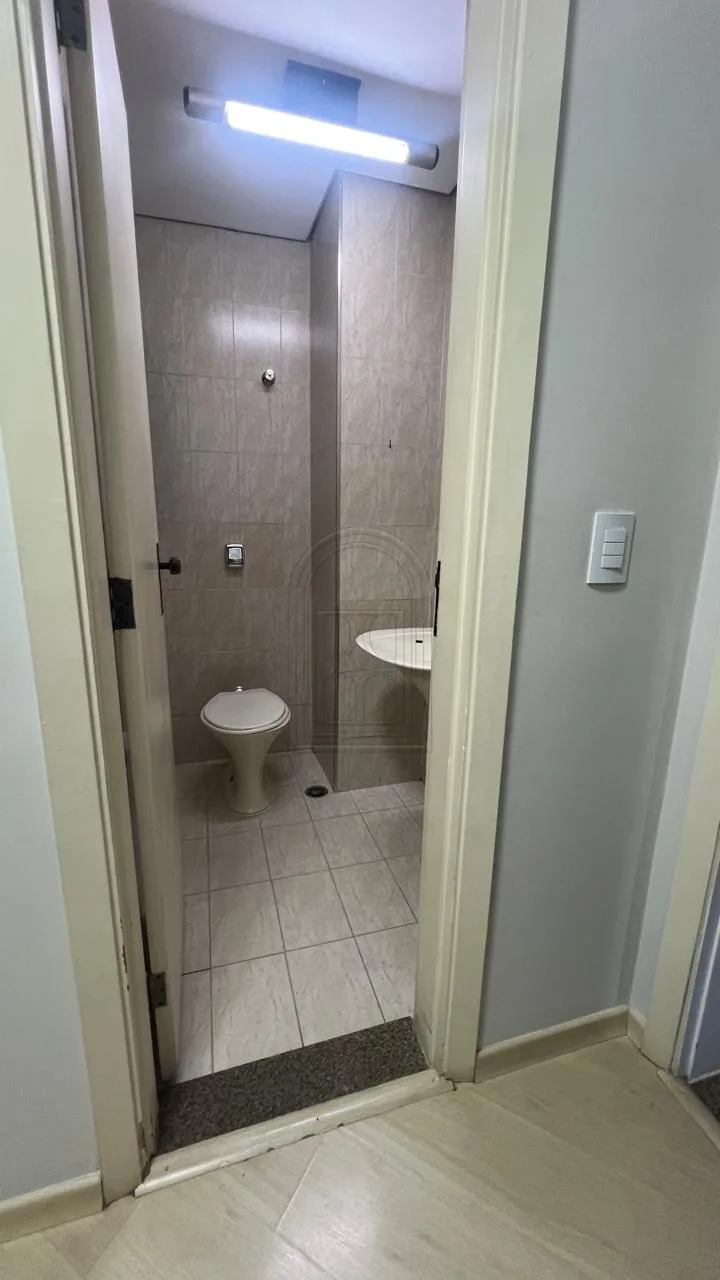 Alugar Comercial / Sal&atilde;o em Condom&iacute;nio em Londrina R$ 1.950,00 - Foto 3