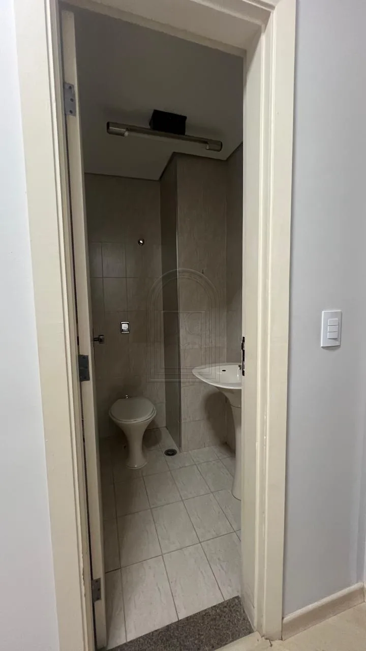 Alugar Comercial / Sal&atilde;o em Condom&iacute;nio em Londrina R$ 1.950,00 - Foto 4