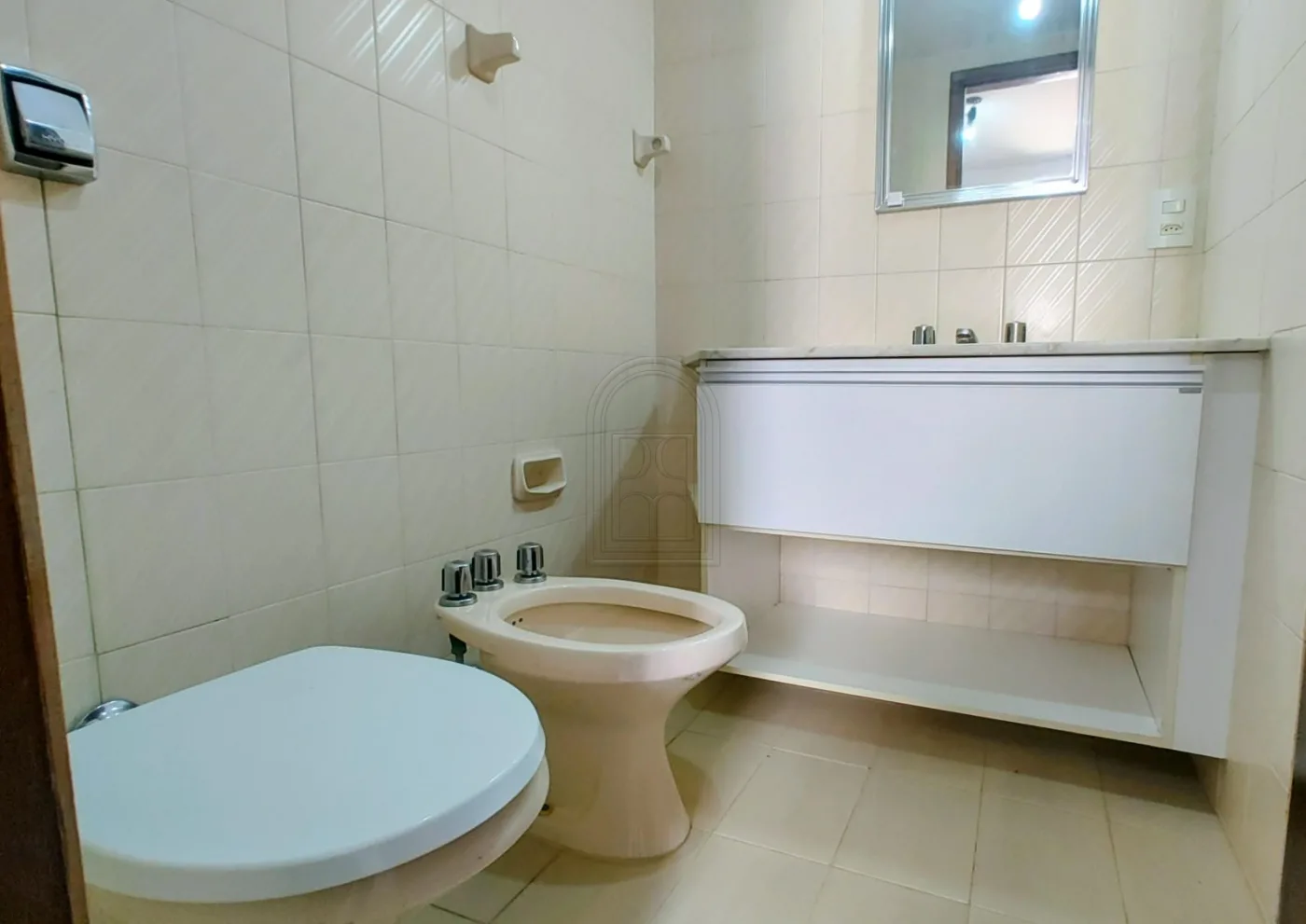 Comprar Apartamento / Padr&atilde;o em Londrina R$ 365.000,00 - Foto 5