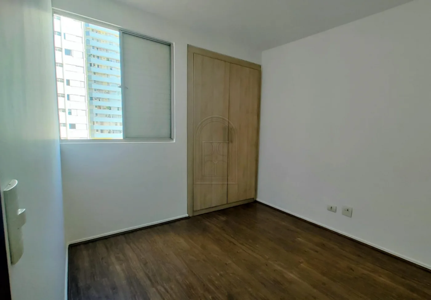 Comprar Apartamento / Padr&atilde;o em Londrina R$ 365.000,00 - Foto 11