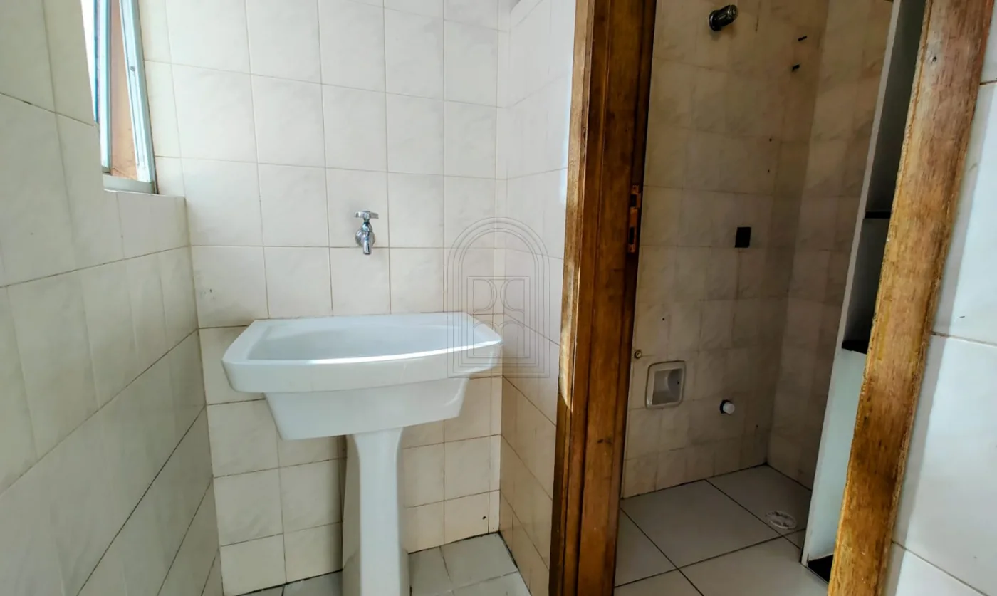 Comprar Apartamento / Padr&atilde;o em Londrina R$ 365.000,00 - Foto 17